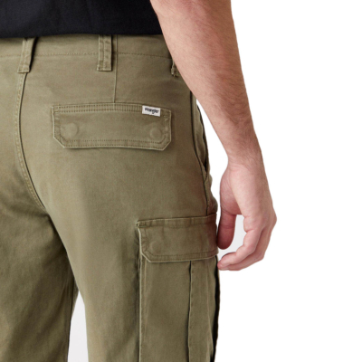 WRANGLER Casey Cargo Shorts - Lone Tree Green (back pockets)