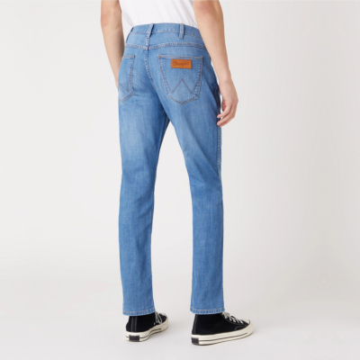 WRANGLER Greensboro Men Jeans in Light Strike (W15QQ148S) 