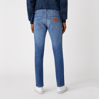 WRANGLER Larston Jeans Men Tapered - De Lite Blue (W18SQ148R)
