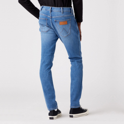 Wrangler Larston Jeans for Men in New Favorite (W18SJX21Y) 
