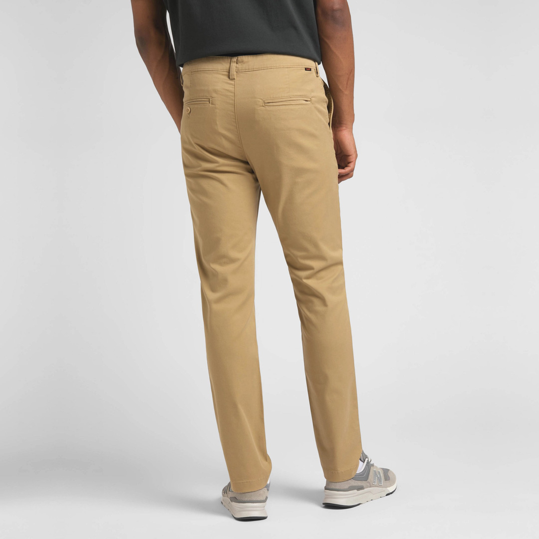 Lee Slim Chino in Clay (L71LTY60)
