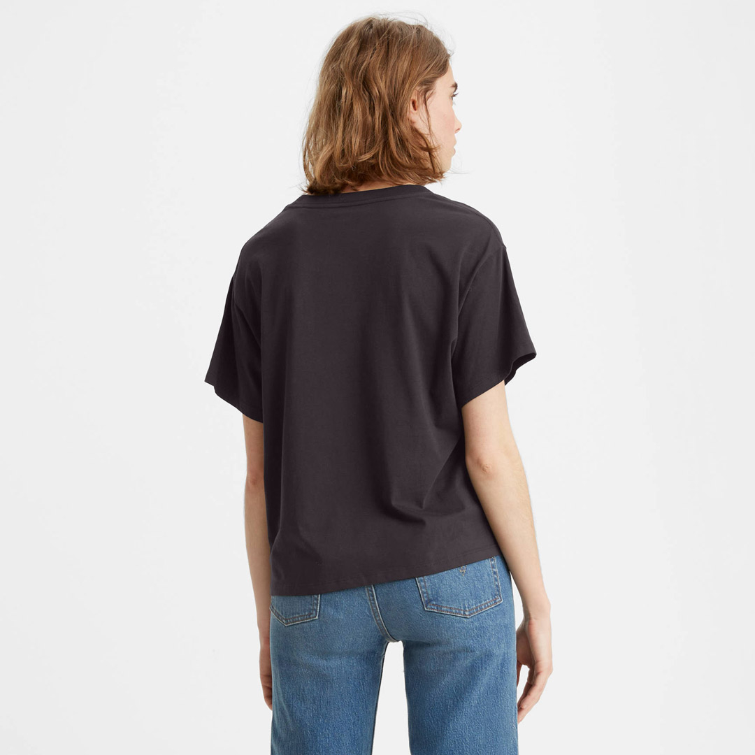 Levi’s® Graphic Varsity Women T-Shirt in Obsidian Black (69973-0211)
