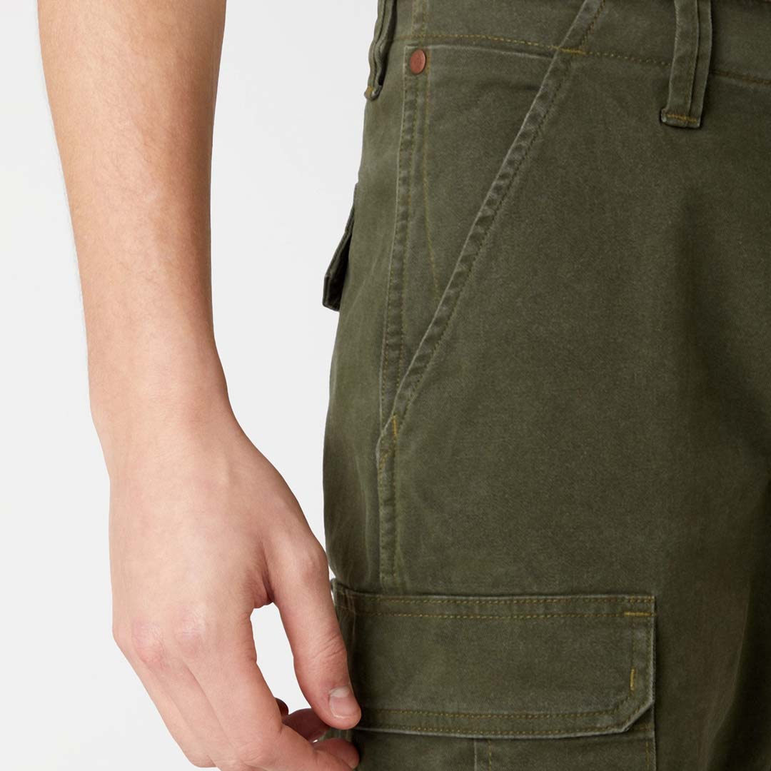 Wrangler Casey Jones Cargo Pants - Militare Green (detail)
