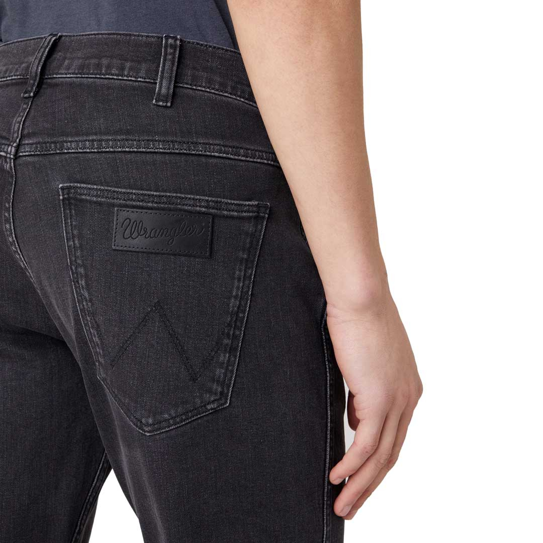 WRANGLER Greensboro Men Jeans in Black Pepper (back pocket) 
